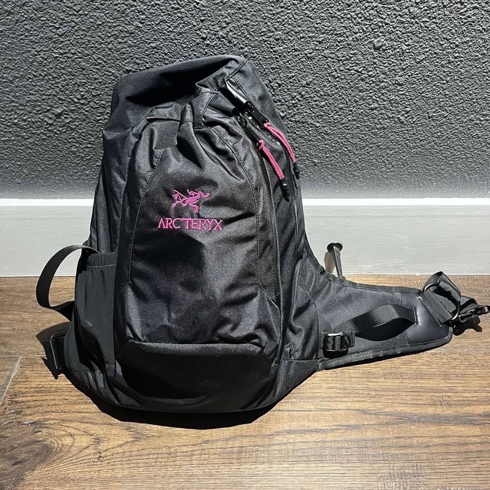 Arc'teryx System A Quiver Cross Body Bag Gem